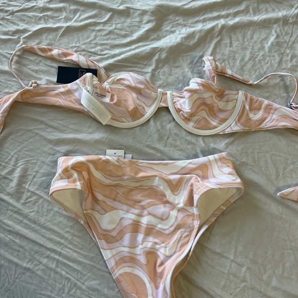 Abercrombie Bikini Top and Bottom - Picture 4 of 5